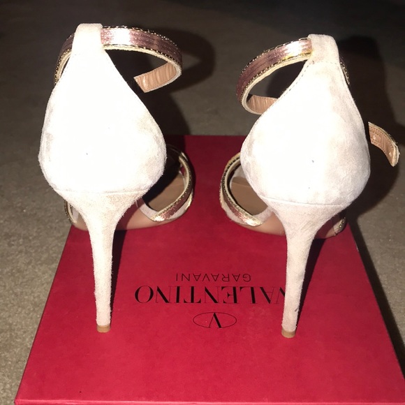 COPY - Valentino Heels - Picture 6 of 10